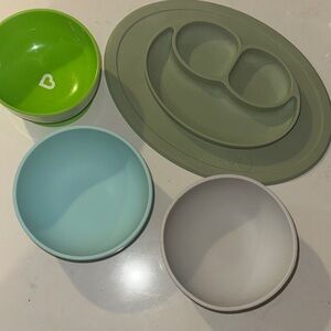 Children’s Stay-Put ezpz and Munchkins tableware